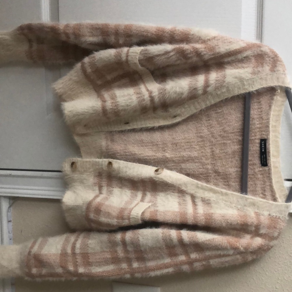 Plaid Pattern Fluffy Knit Cardigan